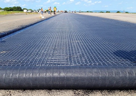 Toprak Güçlendirme/Yol İnşaatı Malzemesi için Dokunulmamış Jeotekstille Kompozit Biaxial Fiberglass Geogrid 10