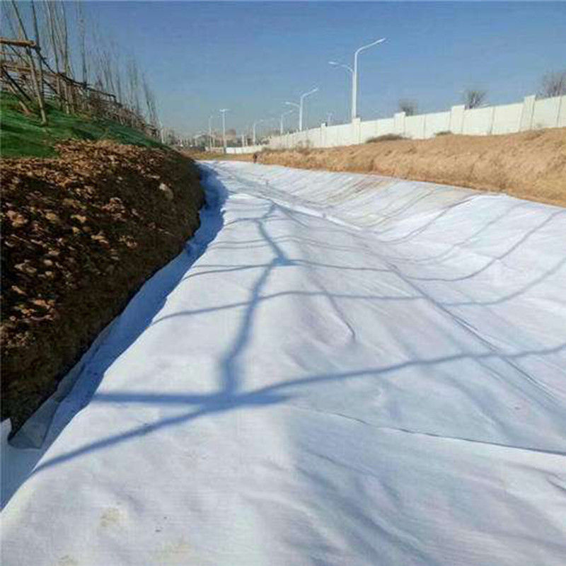 Yüksek Güçlü Jeosentetik Malzeme Otoyol Asfalt Yol İnşaatı PP PET Fiber Non Woven Geotextile Fiyat