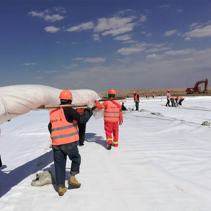 Yüksek Güçlü Jeosentetik Malzeme Otoyol Asfalt Yol İnşaatı PP PET Fiber Non Woven Geotextile Fiyat