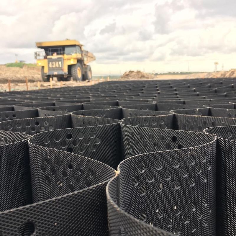 Tekstürlü ve delikli HDPE Plastik Geocell Paver Gid Üretici Çakıl Şebeke Geo Cell Yol İnşaatı için