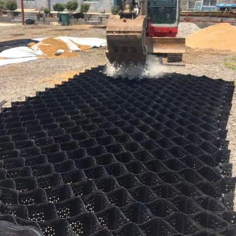 Yüksek bal çekirdeği Siyah HDPE Geocell Güçlendirme Yol için Çakıl Stabilizer Şebeke Destek Duvar Döşeme