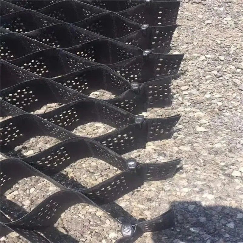 Yüksek bal çekirdeği Siyah HDPE Geocell Güçlendirme Yol için Çakıl Stabilizer Şebeke Destek Duvar Döşeme
