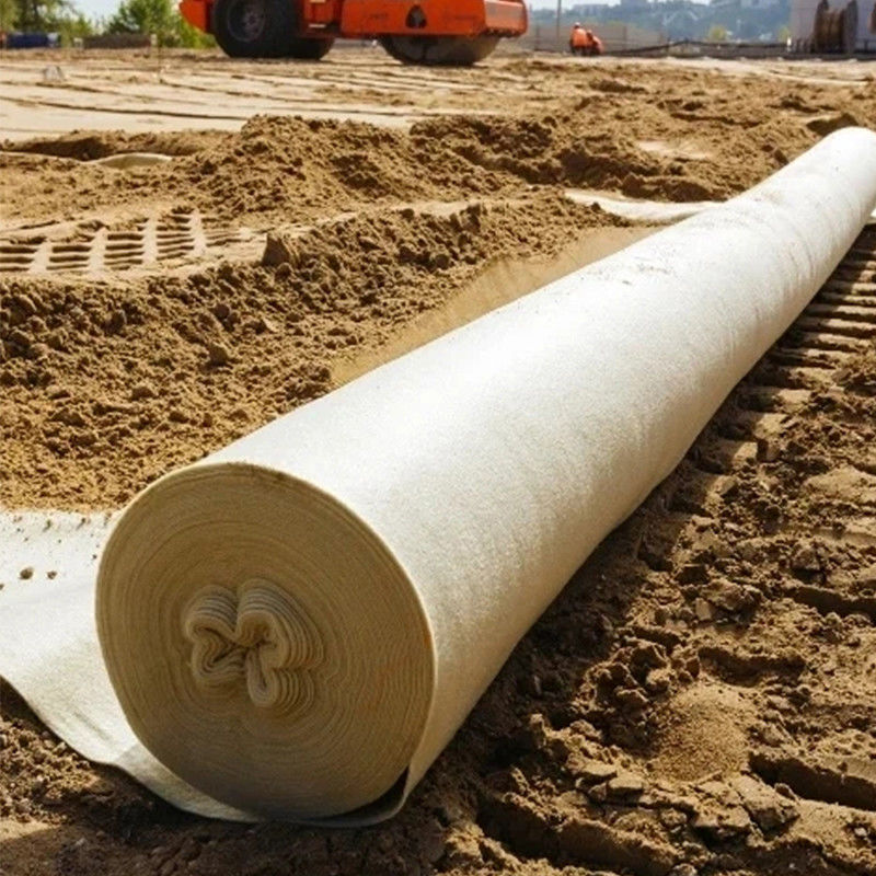 PET Polyester Uzun Elyaflar Dokunulmamış İğneli Pencerelenmiş Poliester Jeotekstil Yol örtüsü için Dokunulmamış Jeotekstil