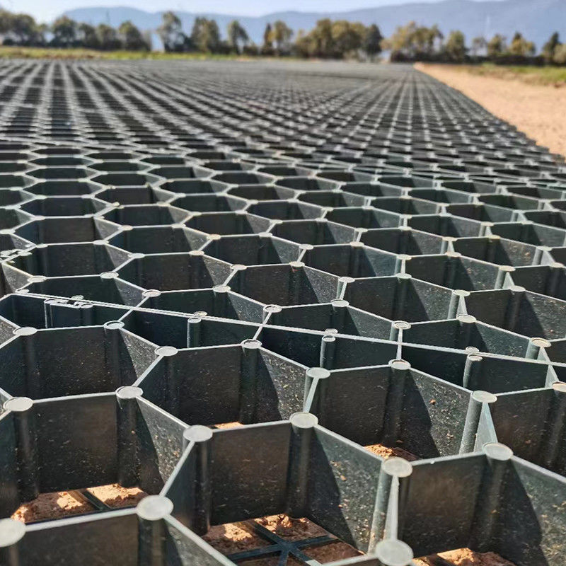 HDPE Plastik Gözenekli Çim ızgarası Çaplaklar Park yeri zemini için döşeme ızgarası