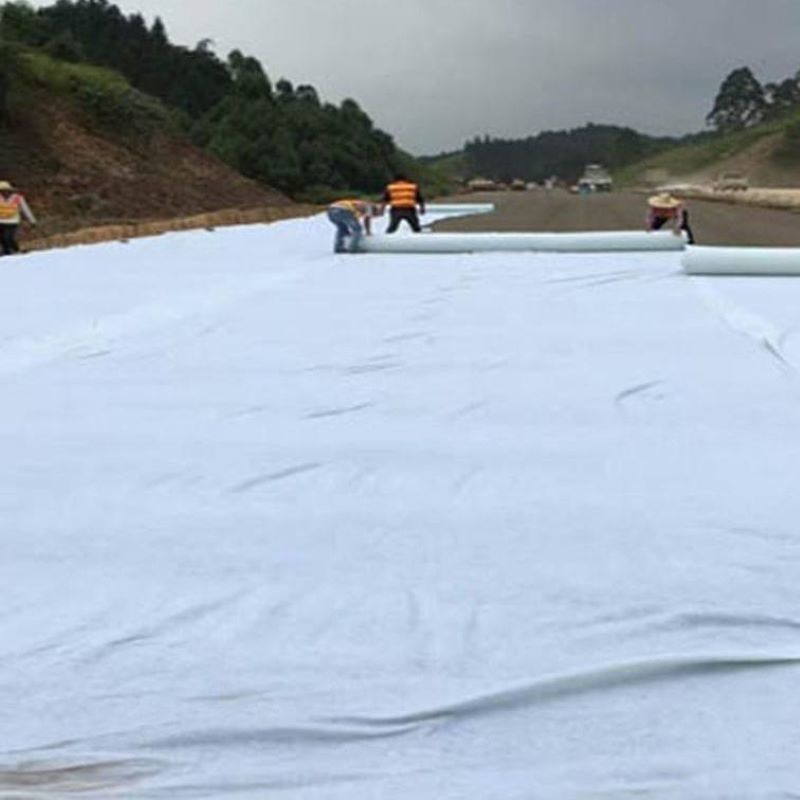 Beyaz Siyah Dokunulmamış İğneli Perforasyonlu Jeotekstil PET PP Yol Otoban Demiryolu için