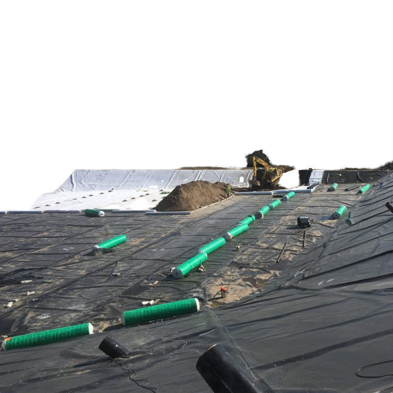 Yüksek yoğunluklu polietilen (HDPE) Geomembranlar Siyah UV-Dayanıklı Kaplamalar Polietilen havuz kaplamaları Çöplüğe tutunmak için 1.5mm Kalınlık Geomembran 500N Çekiş Gücü