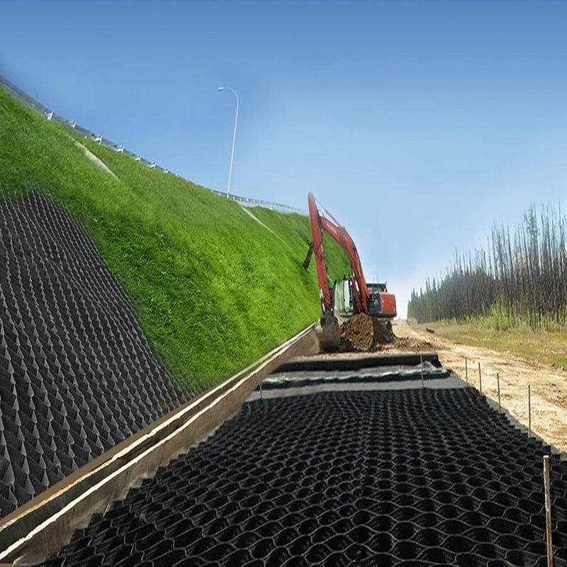 Dayanıklı HDPE Geogözeler Pürüzsüz Yüzey HDPE Geogözeler Otoparklar için Erozyon Kontrolü için Eğimler İstinat Duvarı Desteği