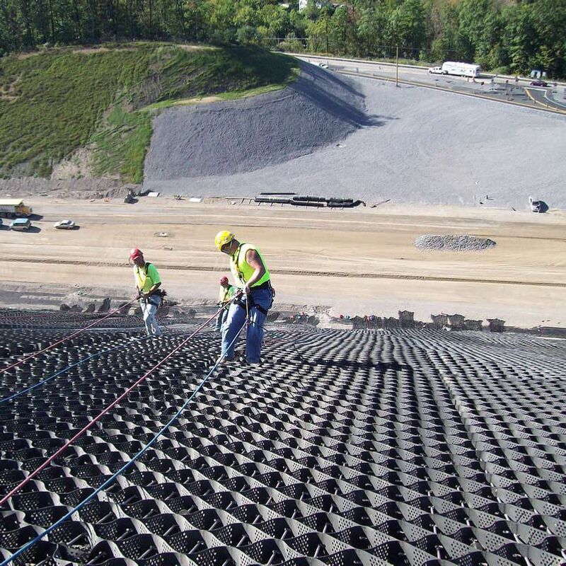 HDPE Geocell Plastik Giriş Yolları Çakıl HDPE Geocell Toprak Kontrolü Yollar için Yol Güçlendirme Eğim Koruma Erozyon Kontrol Çakıl Otoyol